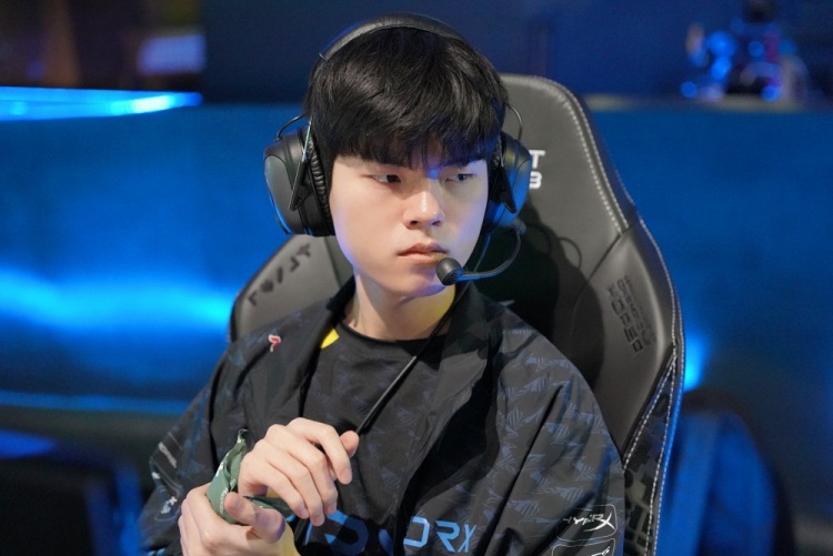 出空位投篮 出空位投篮